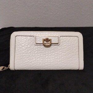 DKNY Cream Leather Zip Around Wallet EUC